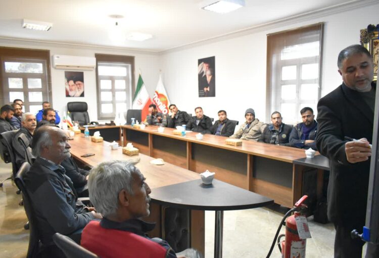 برگزاری همایش ایمنی با رویكرد بررسی چالش ها و بهبود فرصت ها